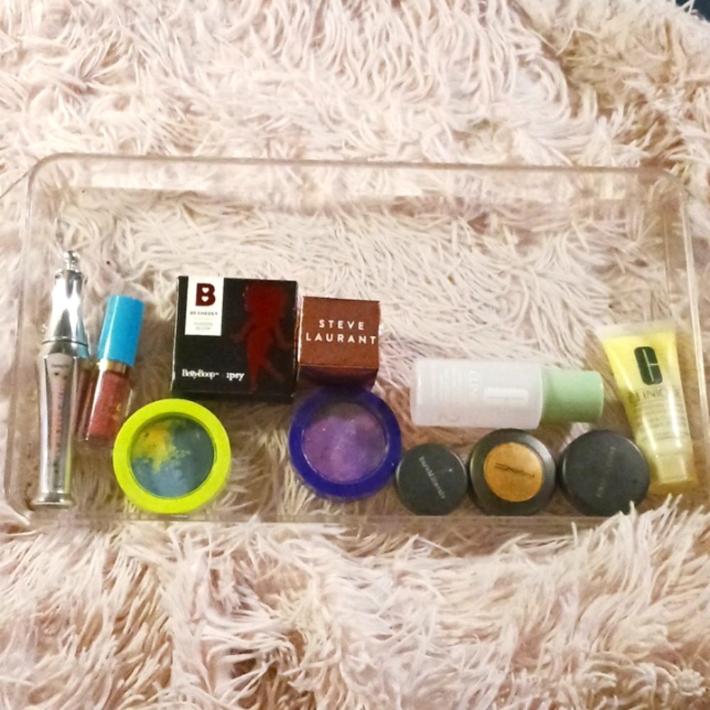 Makeup ipsy box stuff
